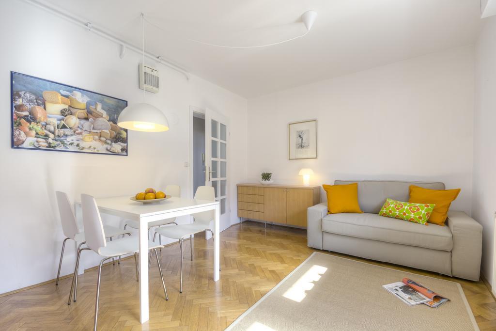 Apartments Fine Ziherlova Ljubljana Ruang foto