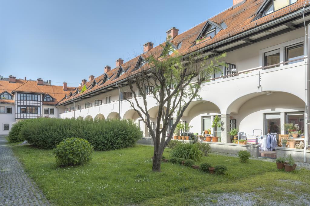 Apartments Fine Ziherlova Ljubljana Ruang foto