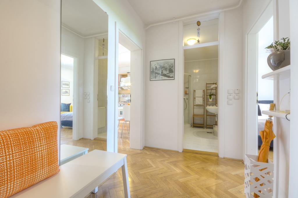 Apartments Fine Ziherlova Ljubljana Ruang foto